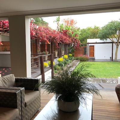 لاونیر کونتری لج اند وین استات