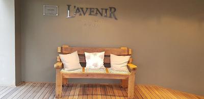 لاونیر کونتری لج اند وین استات