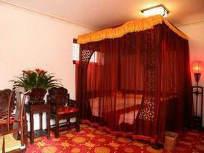 وایت تاور ییر گست هاوس