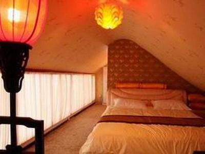 وایت تاور ییر گست هاوس