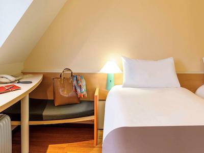 ایبیز ارفورت آلتستادت هتل