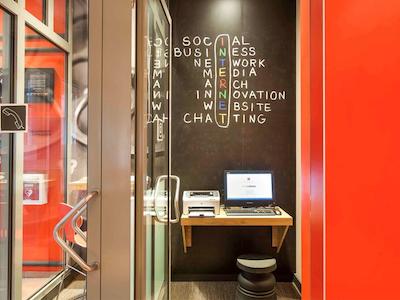 ایبیز ارفورت آلتستادت هتل