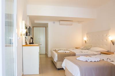 منتا ورد هتل اند ویلاز