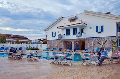 منتا ورد هتل اند ویلاز