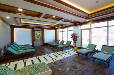 کریستال فمیلی ریزورت