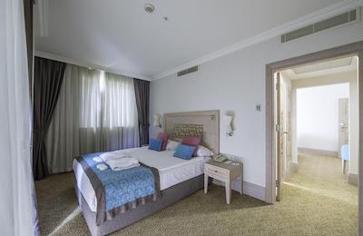 کریستال فمیلی ریزورت