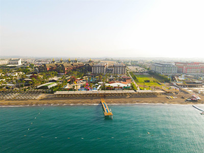 کریستال فمیلی ریزورت
