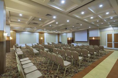 کریستال فمیلی ریزورت