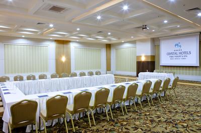 کریستال فمیلی ریزورت