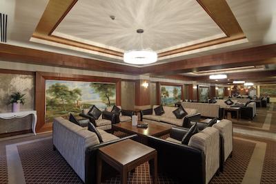 کریستال فمیلی ریزورت