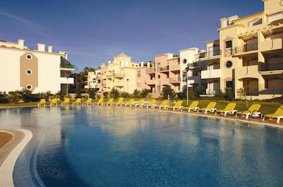 ادن ویلیج اپارتامنتز