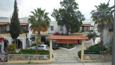 اُزوکارا اپارتمنتز ایی