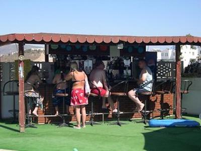 اُزوکارا اپارتمنتز ایی