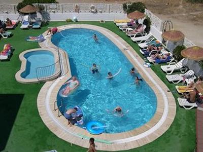 اُزوکارا اپارتمنتز ایی