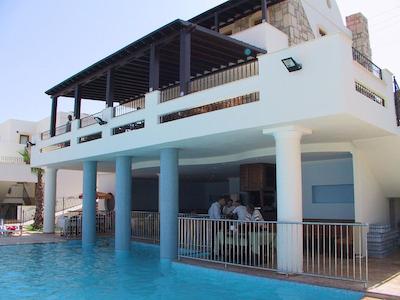 اُزوکارا اپارتمنتز ایی