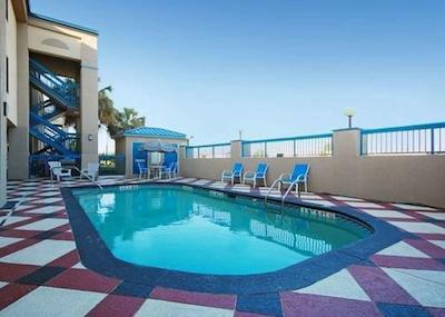 کوالیتی این اند سویتز فت جاکسُن مینگات