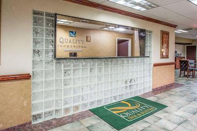 کوالیتی این اند سویتز فت جاکسُن مینگات