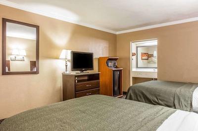 کوالیتی این اند سویتز فت جاکسُن مینگات