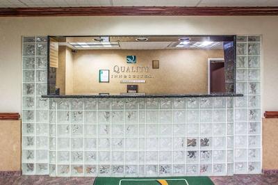 کوالیتی این اند سویتز فت جاکسُن مینگات