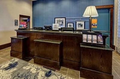 هامپتون این اند سویتز ناشویل-دونتون