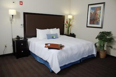 هامپتون این اند سویتز ناشویل-دونتون