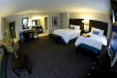 هامپتون این اند سویتز ناشویل-دونتون