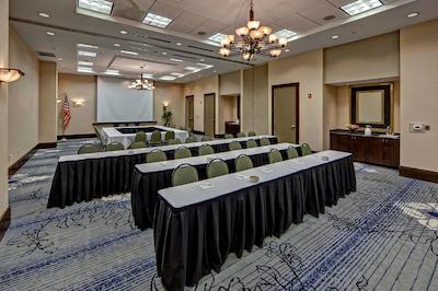 هامپتون این اند سویتز ناشویل-دونتون