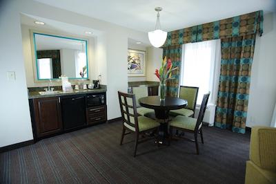 هامپتون این اند سویتز ناشویل-دونتون