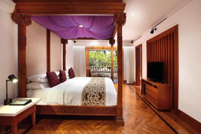 نوسا دوا بیچ هتل اند اسپا