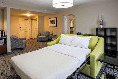 هیلتون گاردن این لویسویل نردیست