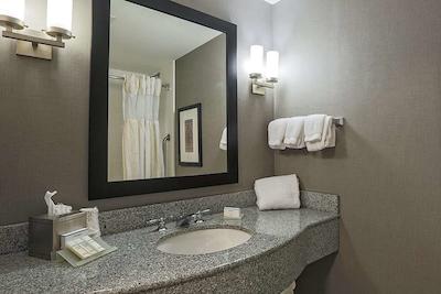 هیلتون گاردن این لویسویل نردیست