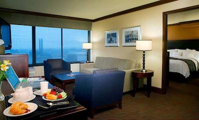 دوبلتری بای هیلتون هتل کلولاند دونتون-لاکسید