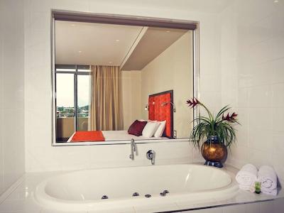 مرکور سنترو پرت ماککواری