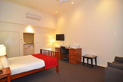 د انسُنیا اُن لیدیارد