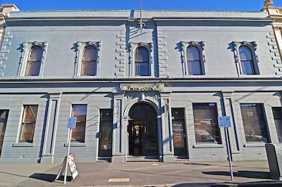 د انسُنیا اُن لیدیارد