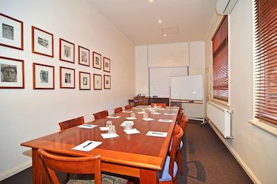 د انسُنیا اُن لیدیارد