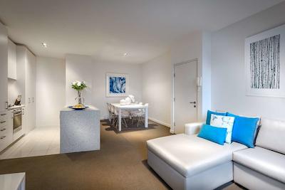 میلانو سرویسد اپارتمنتز