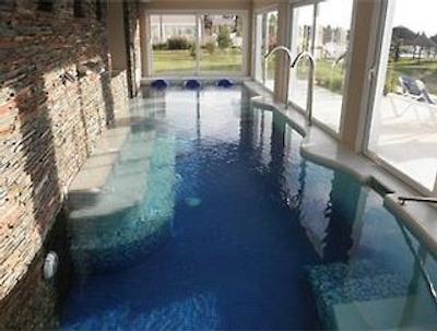 هوارد جهنسُن پلازا هتل اسپا اند کنونشن سنتر مرلو