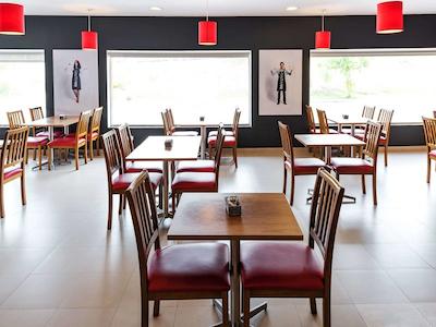 ایبیز ماناوز دیستریتو ایندوستریال