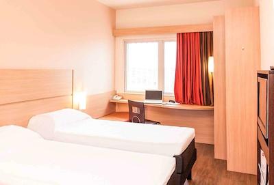 ایبیز ماناوز دیستریتو ایندوستریال