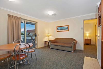 کمفرت این وارنامبول اینترنیشنال