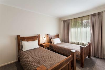 بست وسترن اُلد ماریتیم