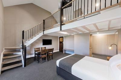 بست وسترن اُلد ماریتیم