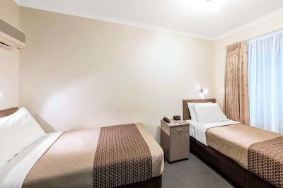 بست وسترن اُلد ماریتیم