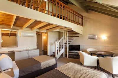 بست وسترن اُلد ماریتیم