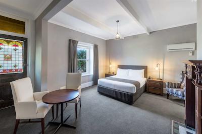 بست وسترن اُلد ماریتیم