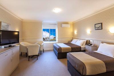 بست وسترن اُلد ماریتیم