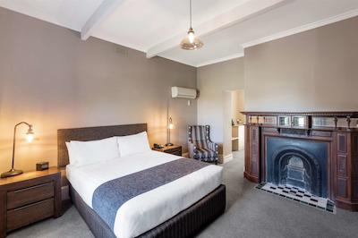 بست وسترن اُلد ماریتیم