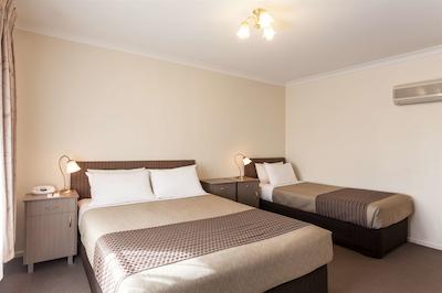 بست وسترن اُلد ماریتیم