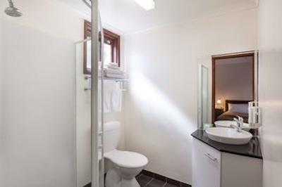 بست وسترن اُلد ماریتیم